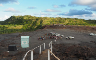 ヤスール火山のポストと駐車場